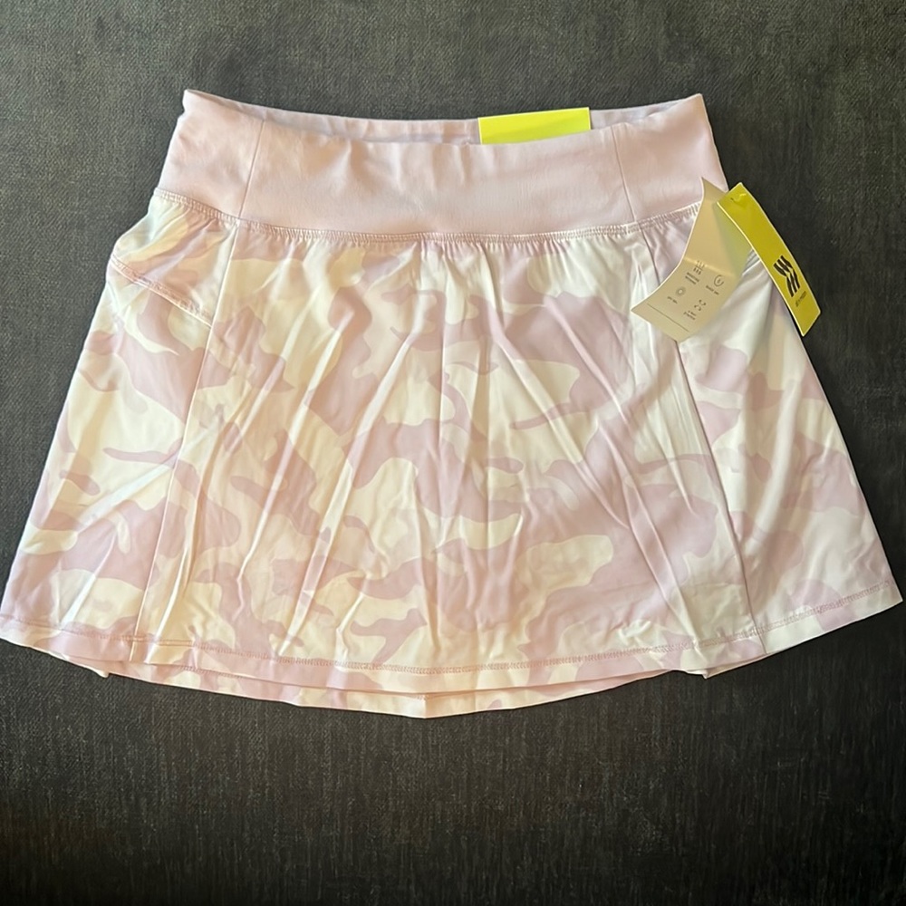 NWT skort